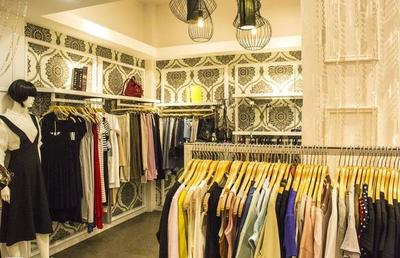 美女開店夢碎 一年虧損14萬背后的經(jīng)營警醒，日用百貨銷售的常見陷阱